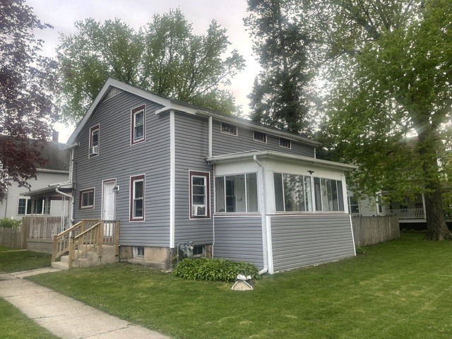 230 E ELM Street, Sycamore, IL 60178