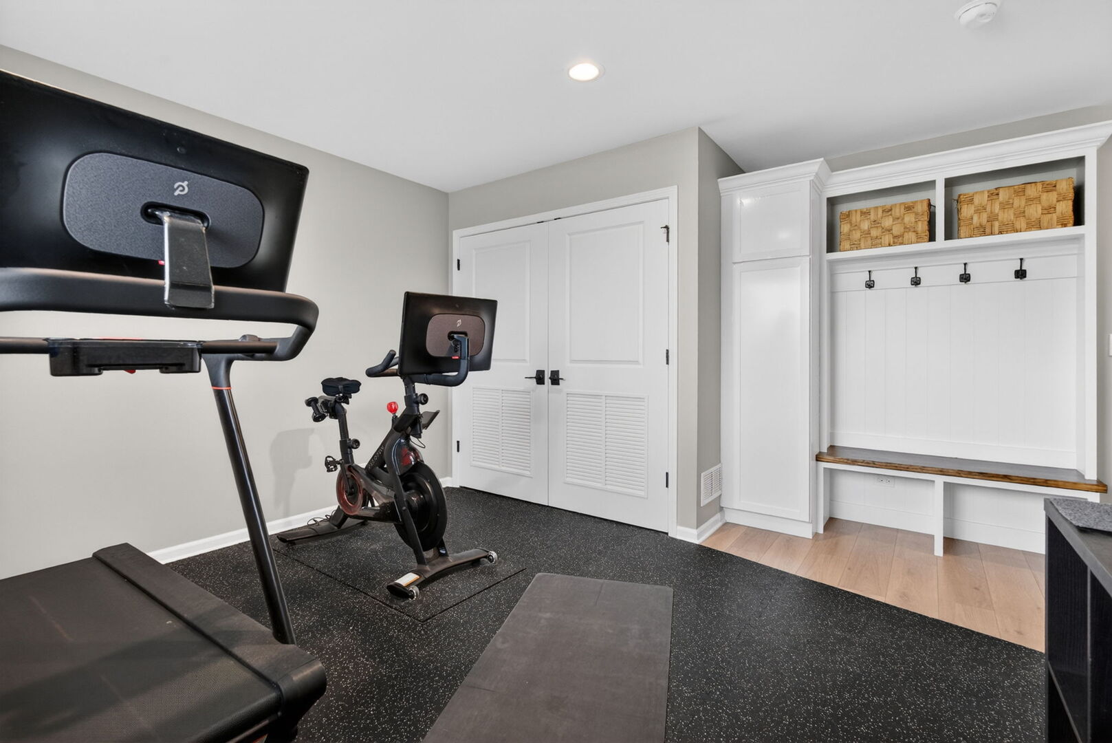 30W142 Wheeler Circle, Warrenville, IL 60563