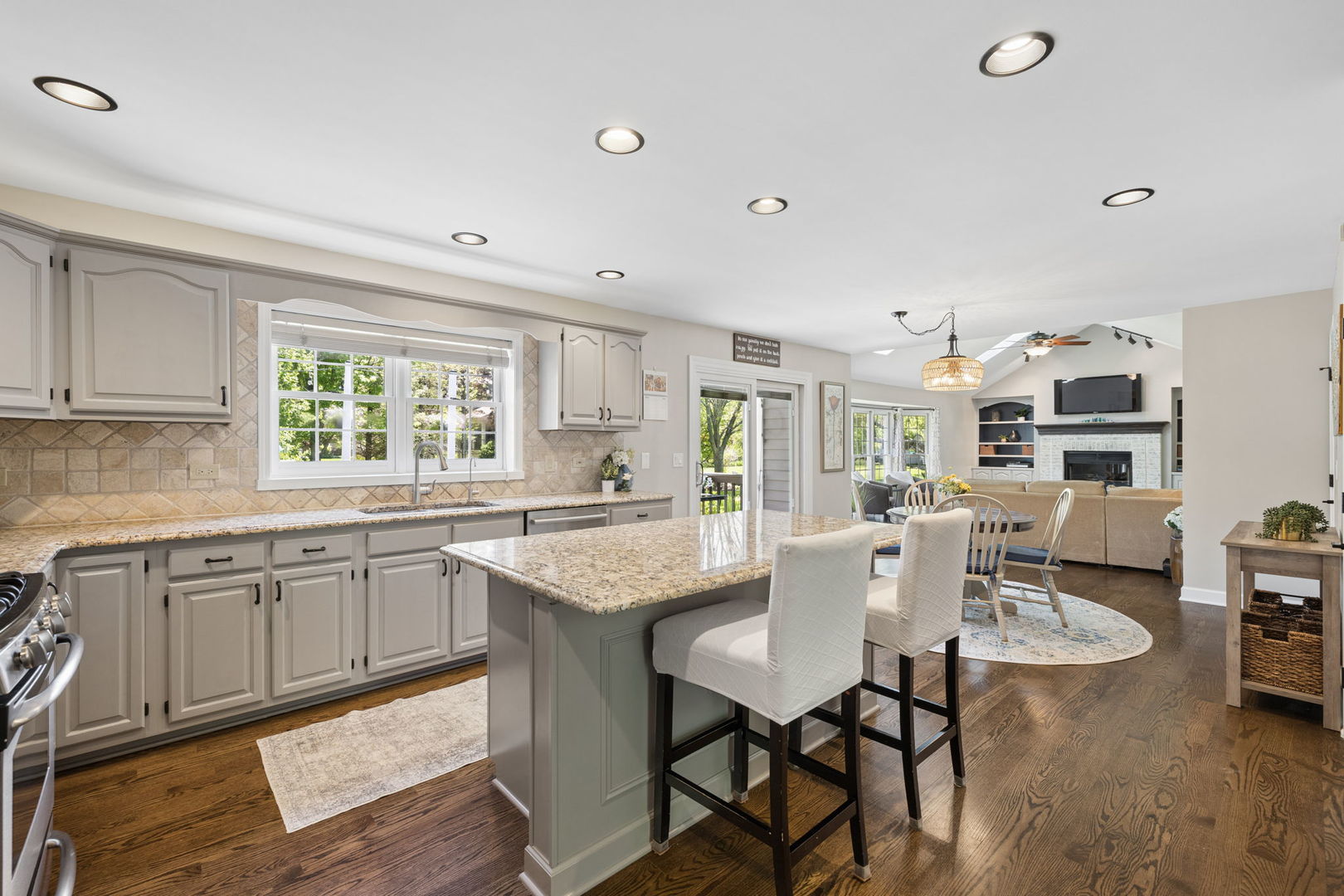 2624 Wendy Drive, Naperville, IL 60565