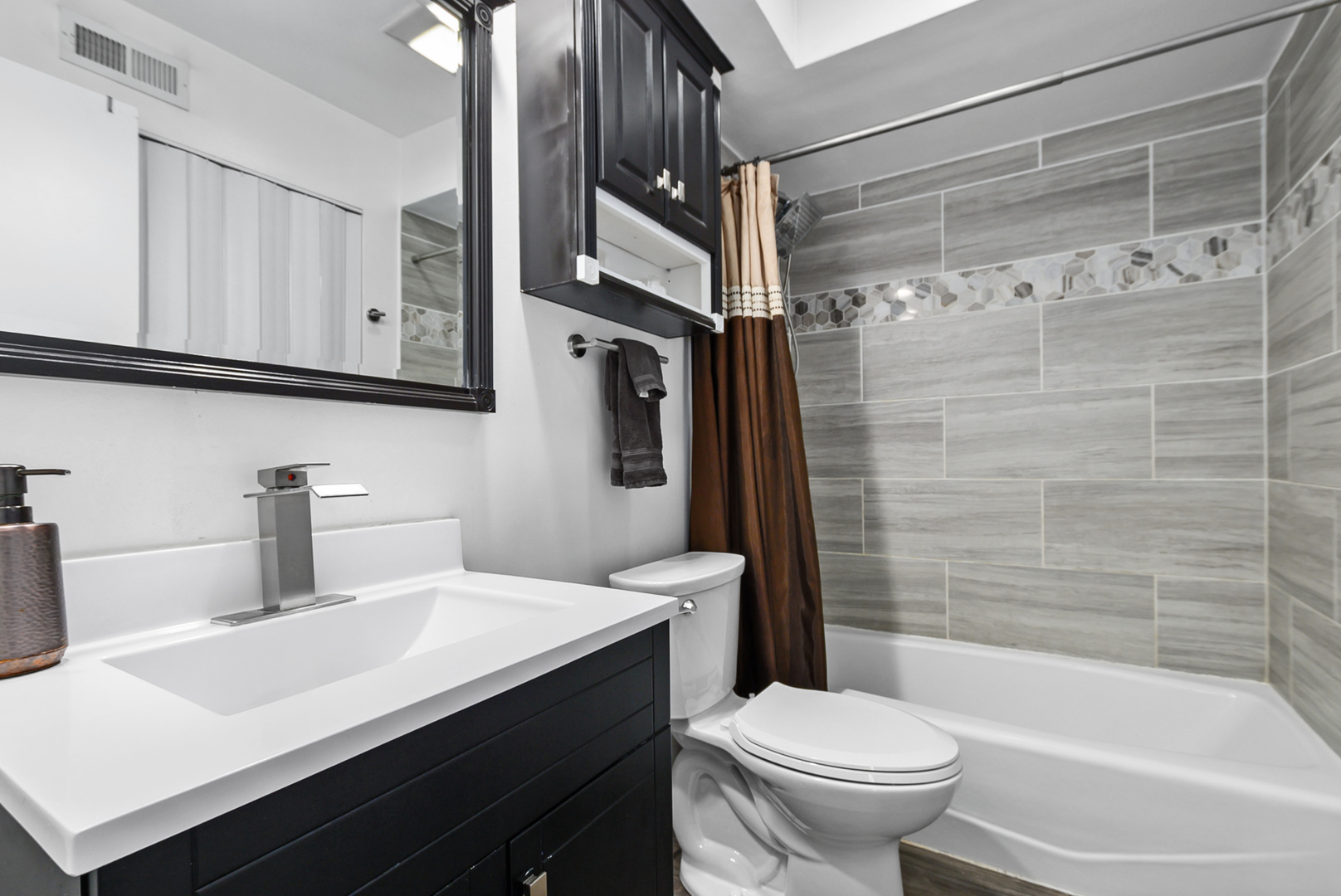 8924 W 140th Street #303, Orland Park, IL 60462