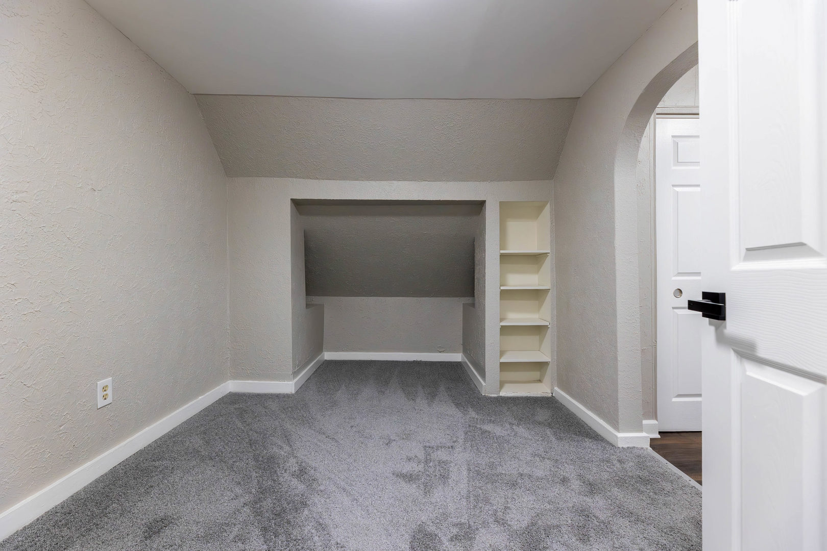 18508 Chicago Avenue, Lansing, IL 60438