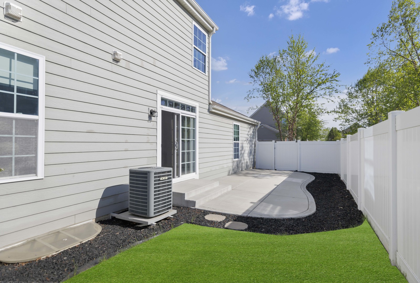 3627 Hyde Park Court, Elgin, IL 60124