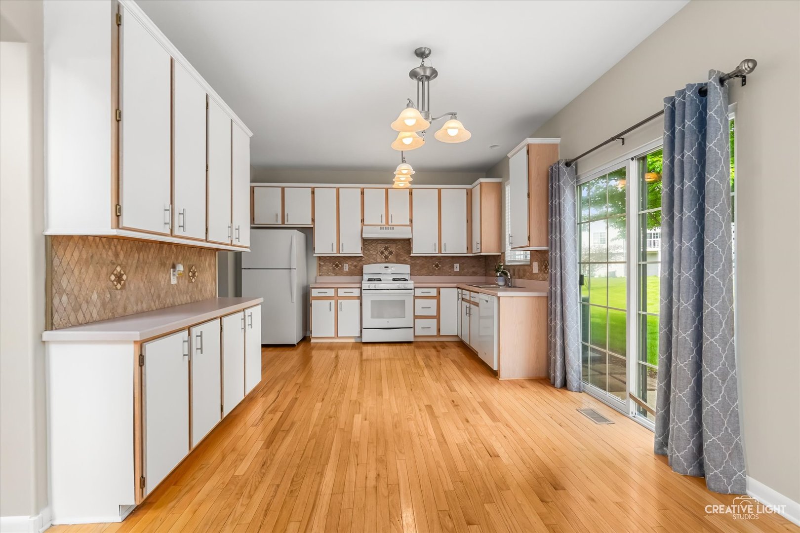 209 Grays Drive #209, Oswego, IL 60543