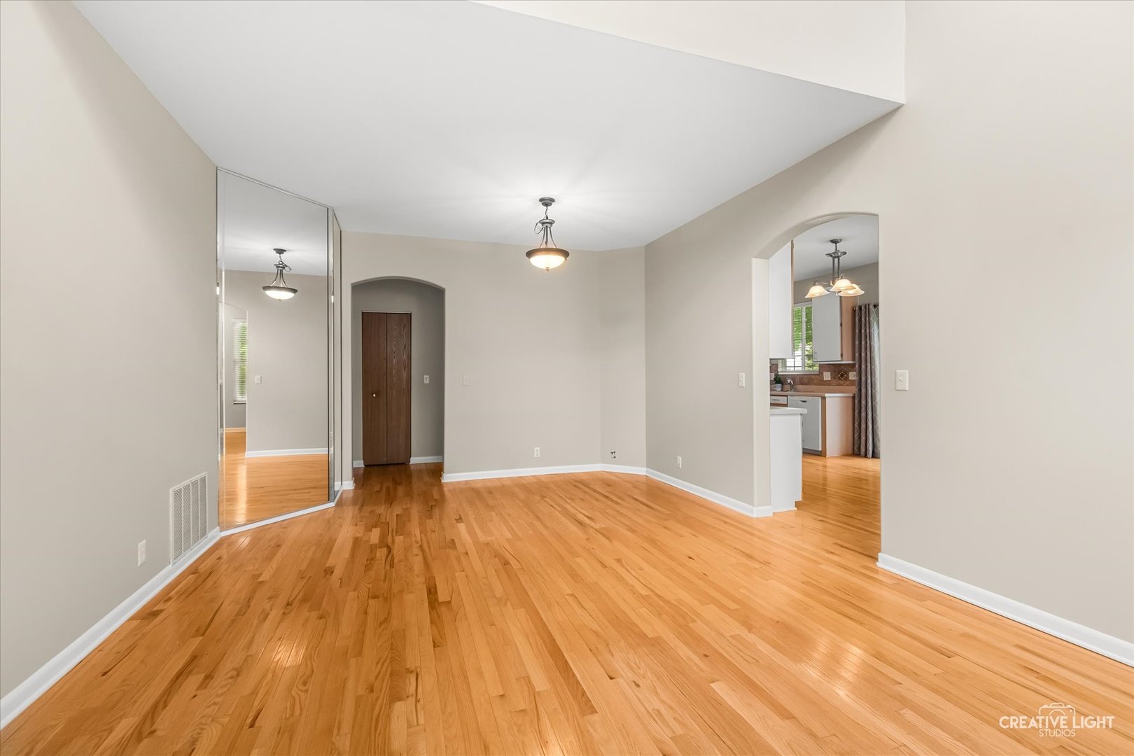 209 Grays Drive #209, Oswego, IL 60543