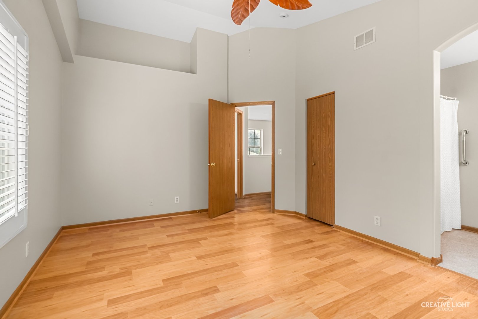 209 Grays Drive #209, Oswego, IL 60543