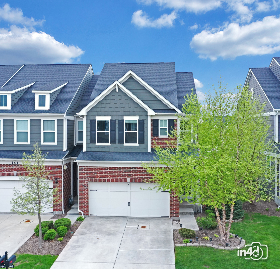 162 Waverly Court, Bloomingdale, IL 60108