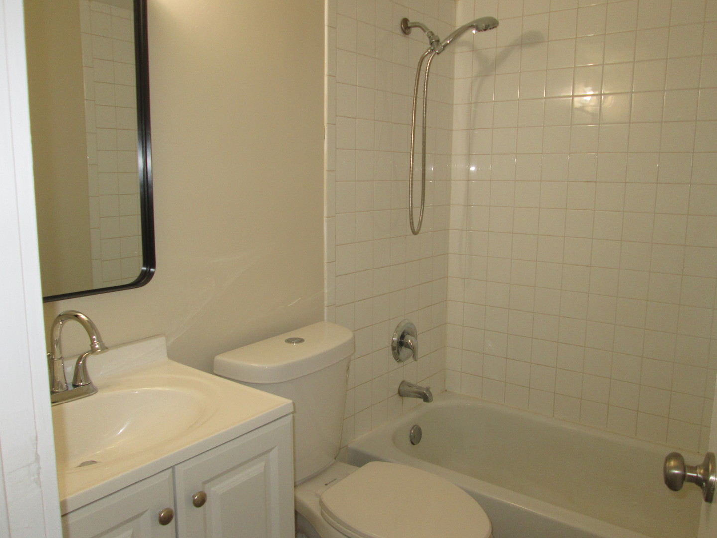 920 CASEY Court #4, Schaumburg, IL 60173