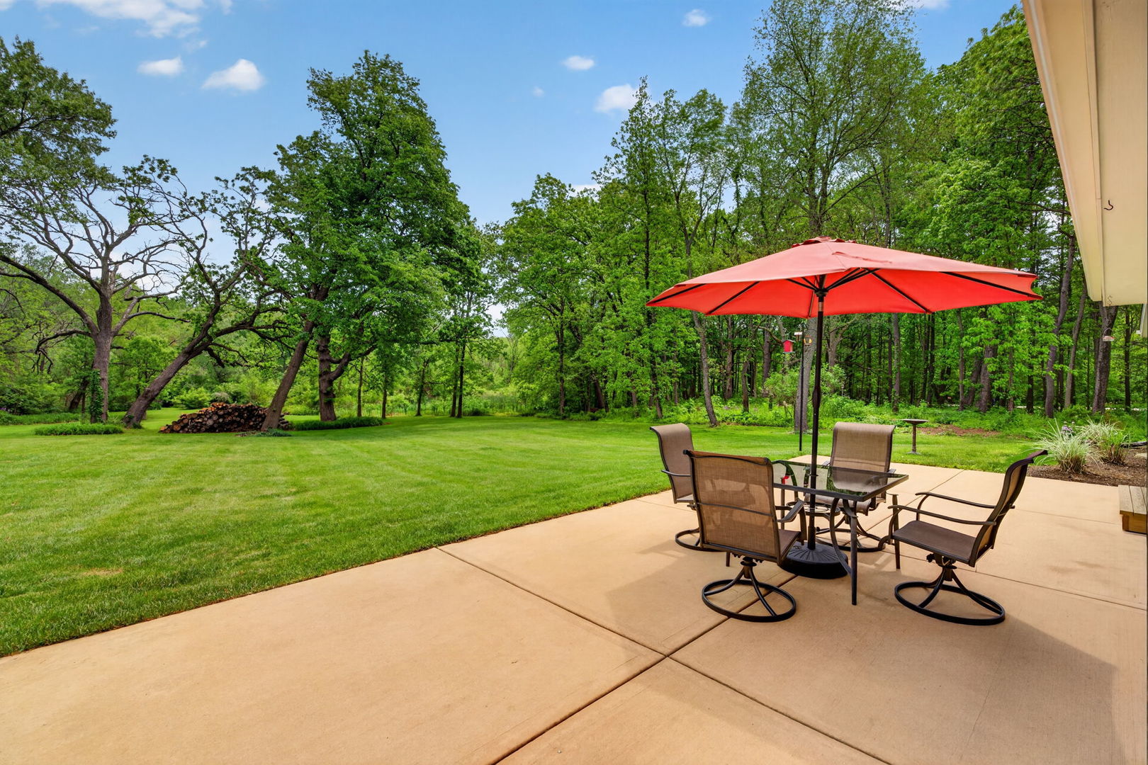 43W239 Hazelwood Trail, St. Charles, IL 60175