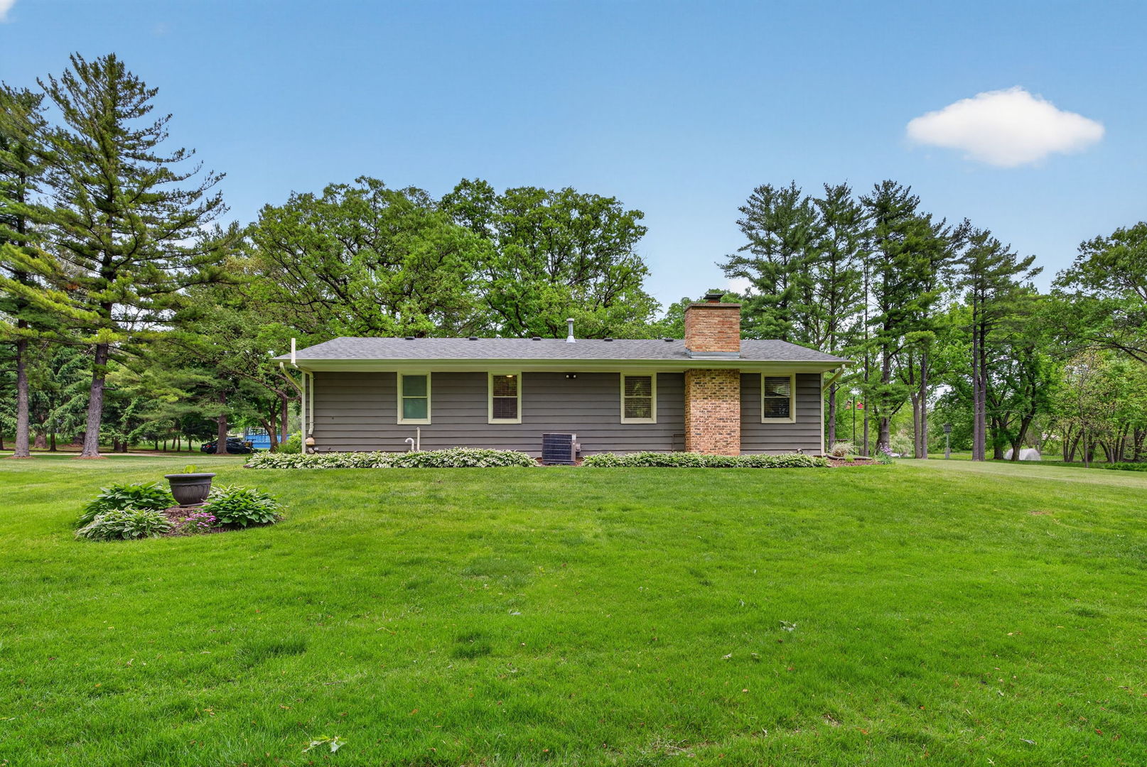 43W239 Hazelwood Trail, St. Charles, IL 60175