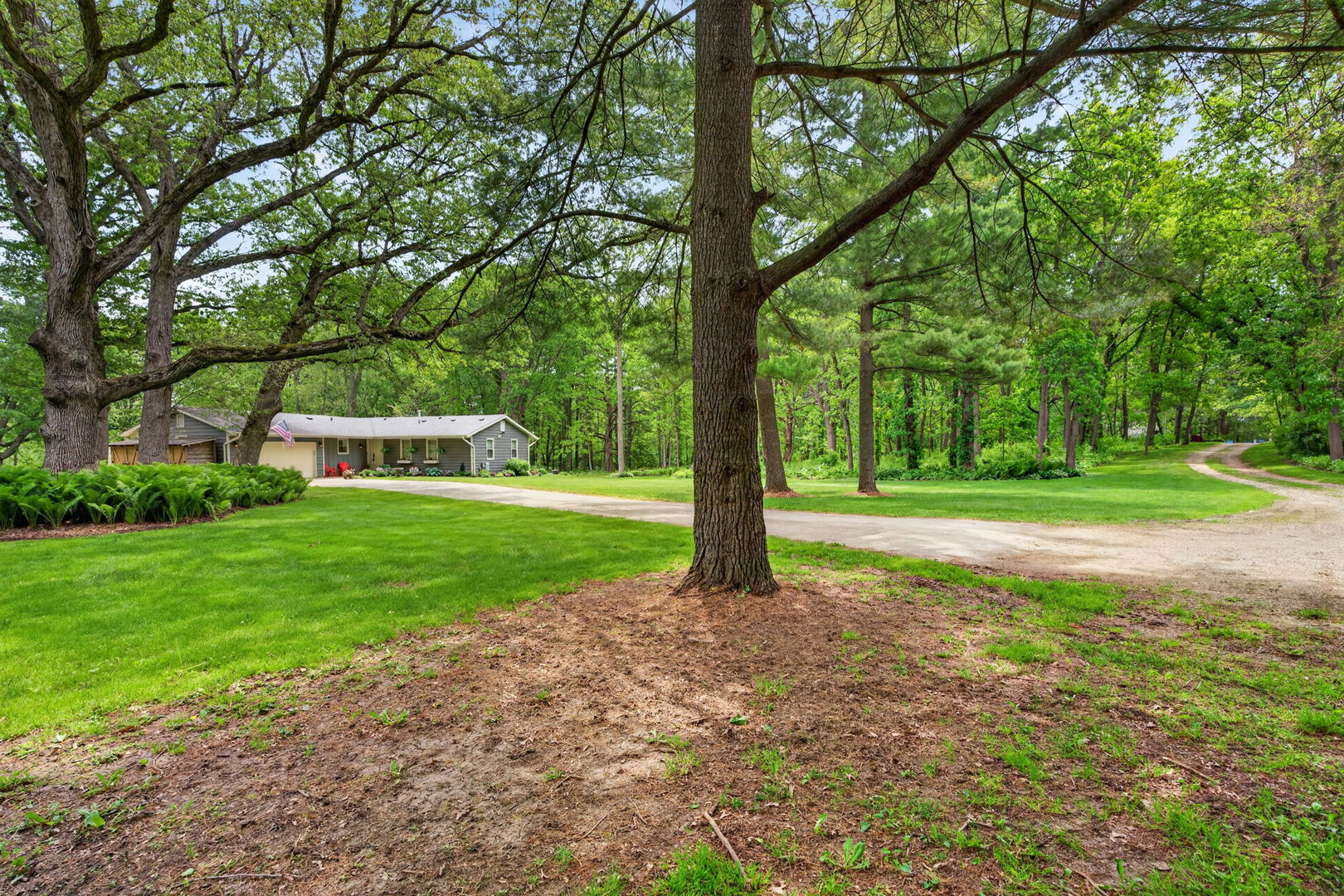 43W239 Hazelwood Trail, St. Charles, IL 60175