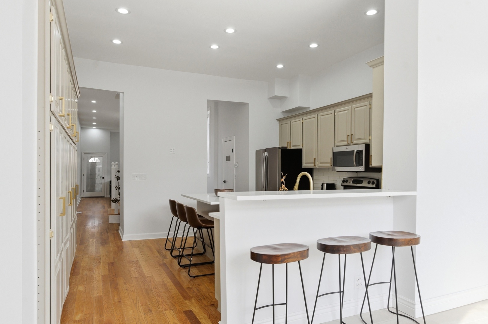835 S Claremont Avenue, Chicago, IL 60612