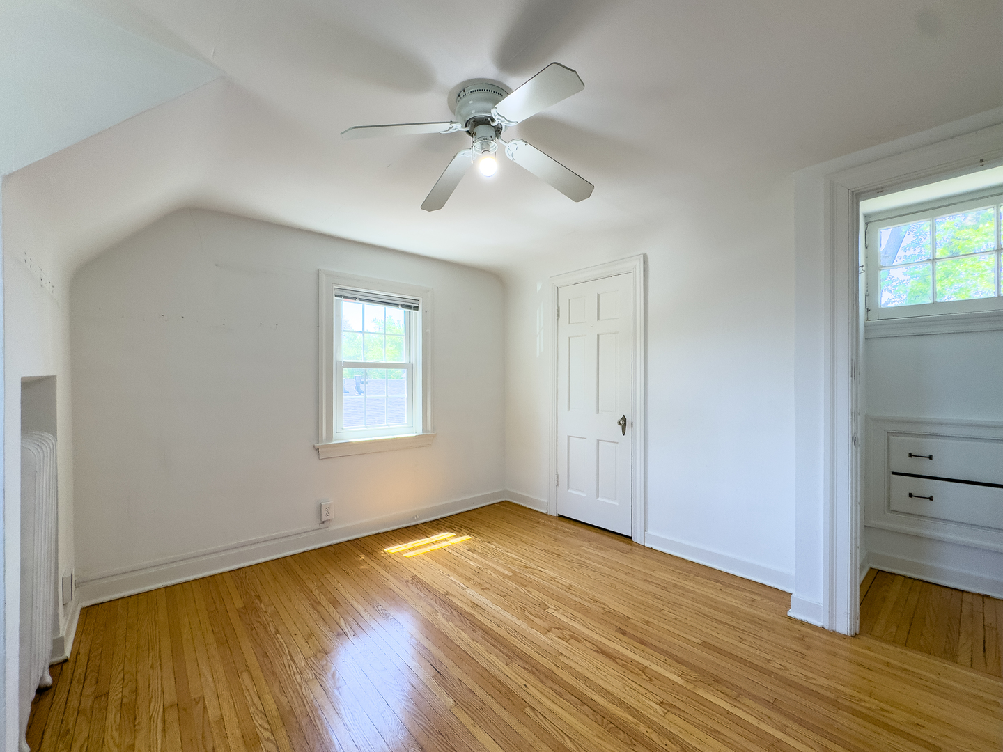 216 Wilcox Avenue, Elgin, IL 60123