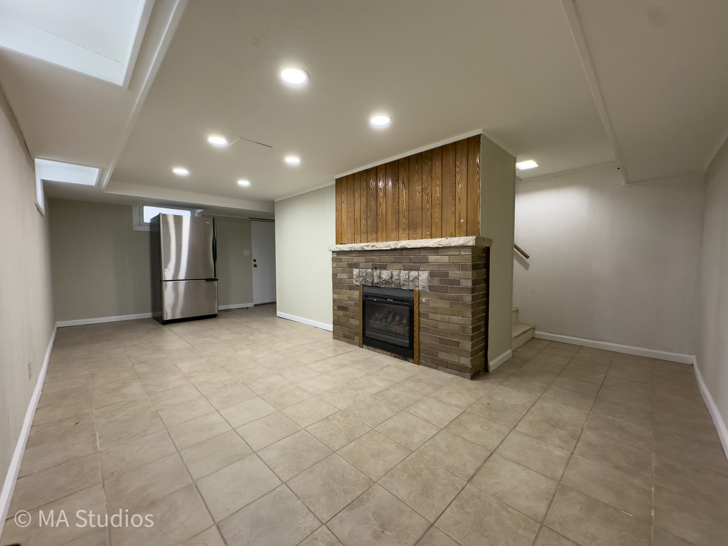 216 Wilcox Avenue, Elgin, IL 60123