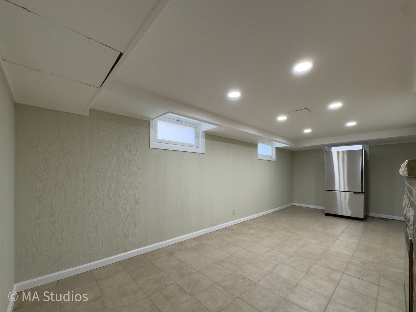 216 Wilcox Avenue, Elgin, IL 60123