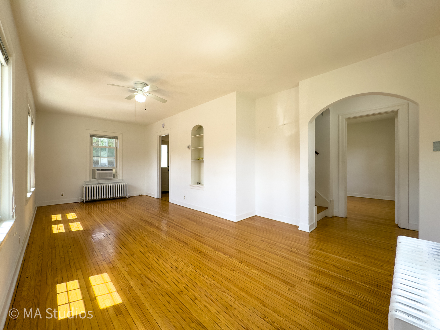 216 Wilcox Avenue, Elgin, IL 60123