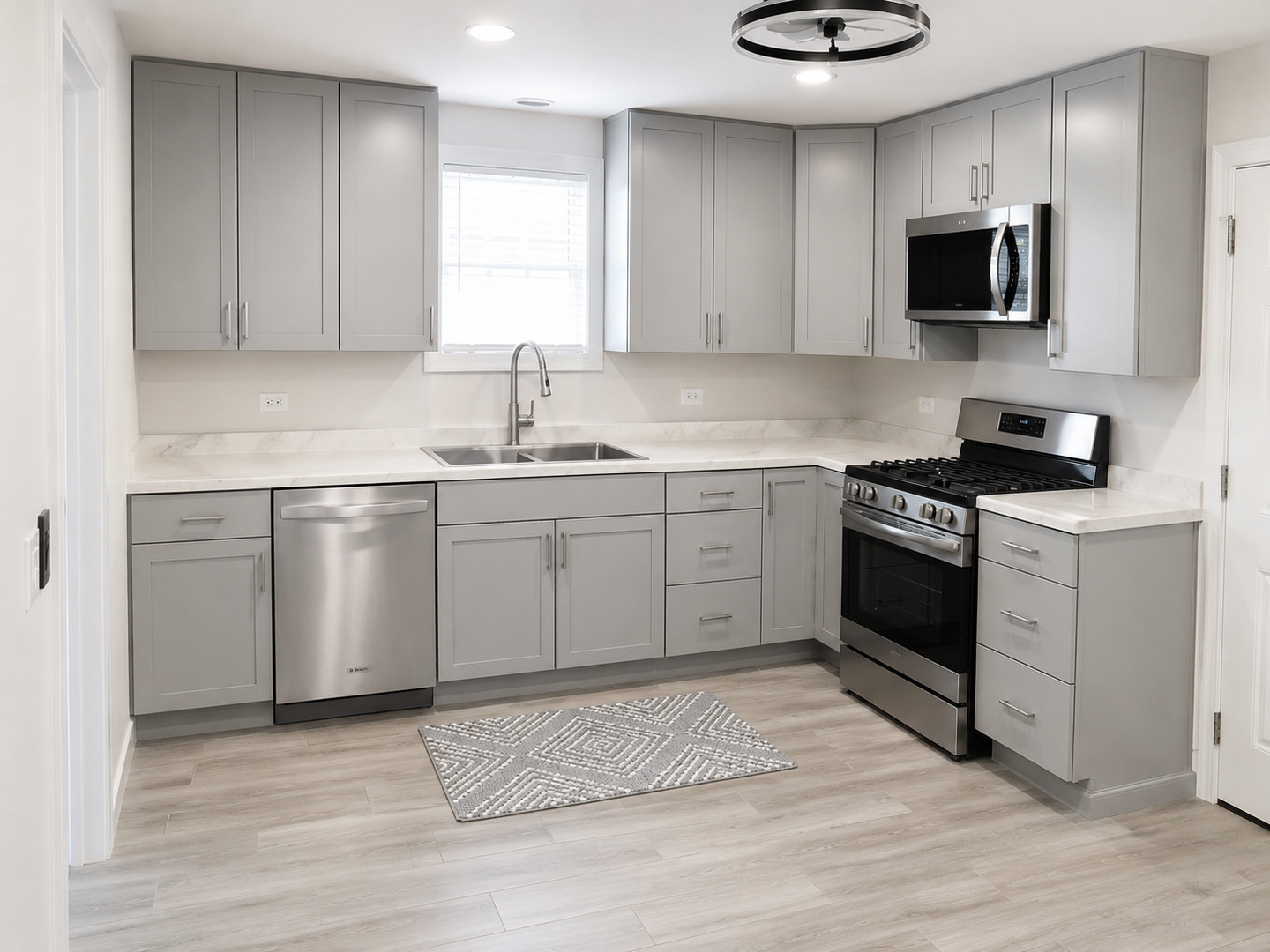 701 W 46th Street, Chicago, IL 60609