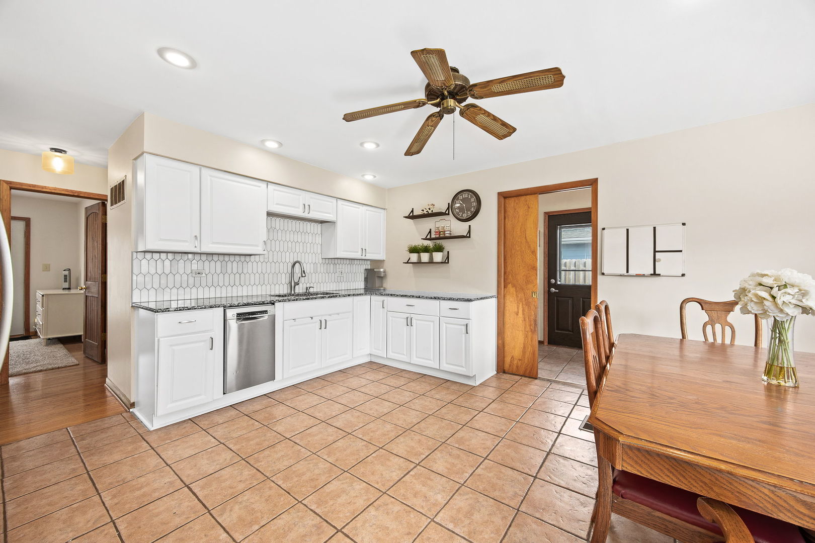 5960 Pershing Avenue, Downers Grove, IL 60516