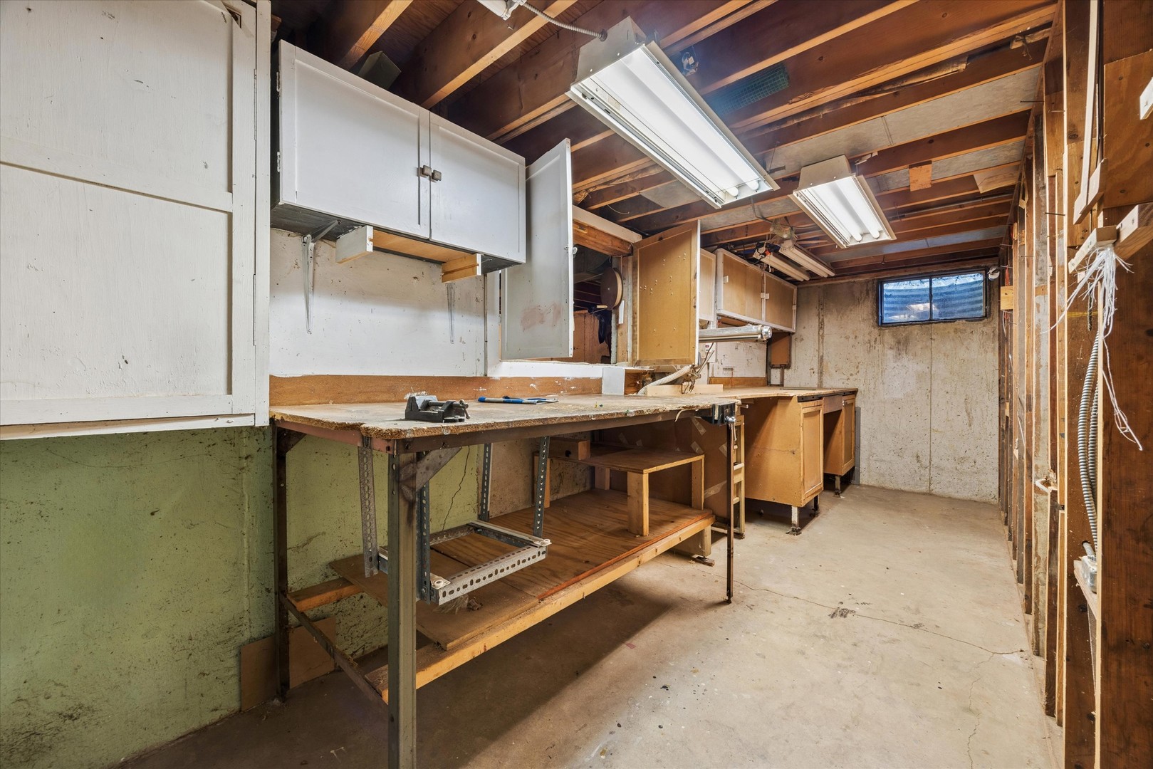 27W641 Holly Court, West Chicago, IL 60185