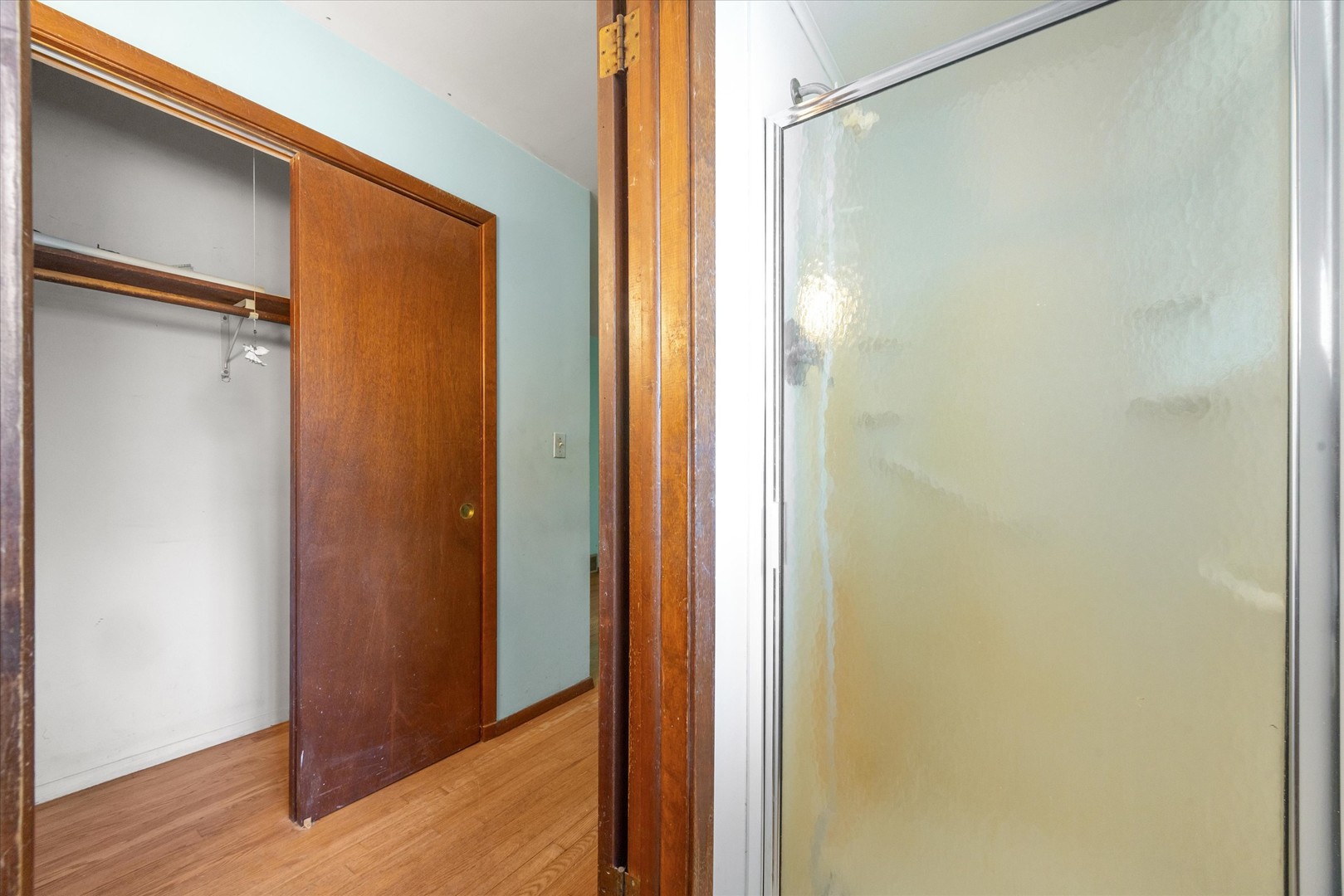 27W641 Holly Court, West Chicago, IL 60185