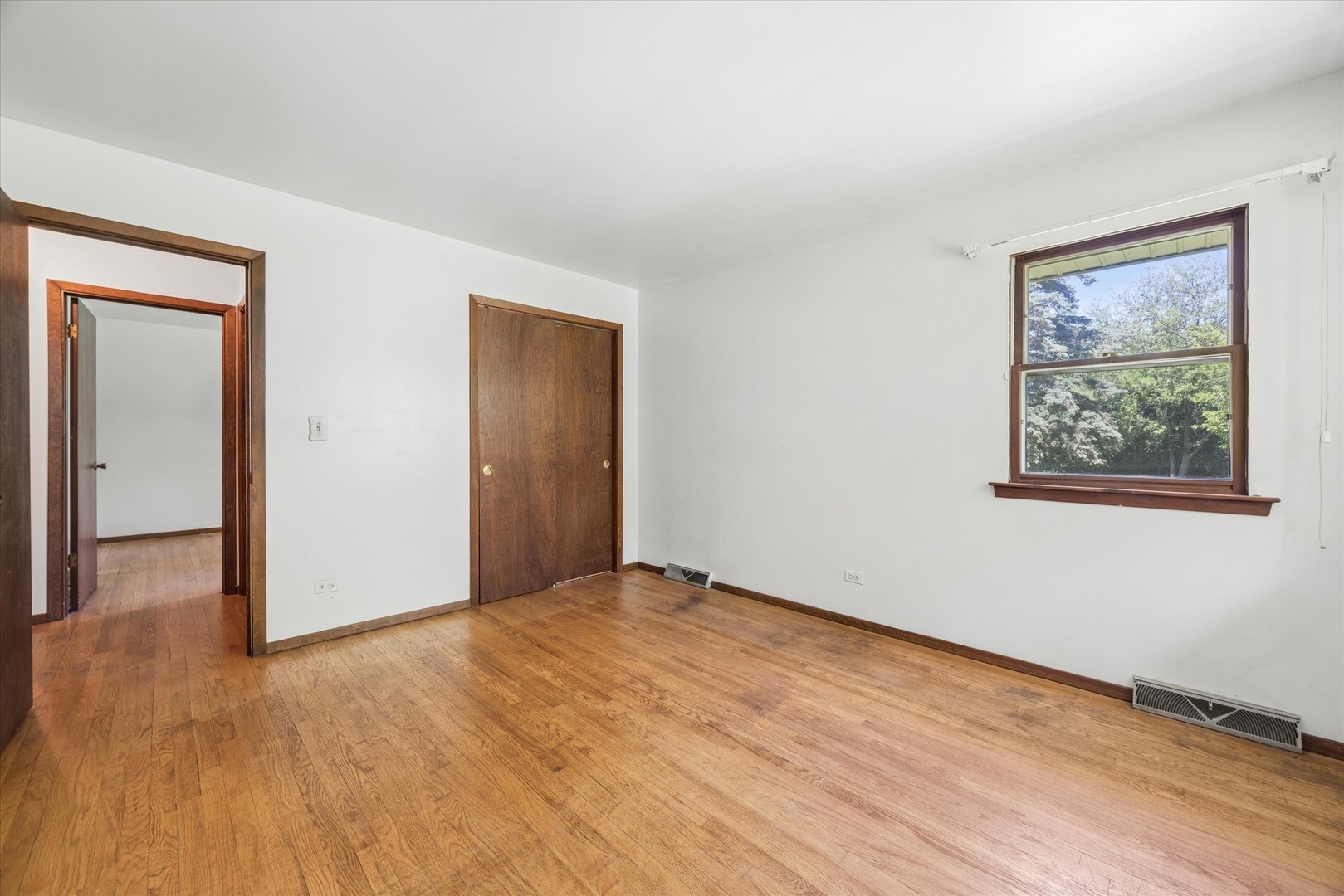 27W641 Holly Court, West Chicago, IL 60185