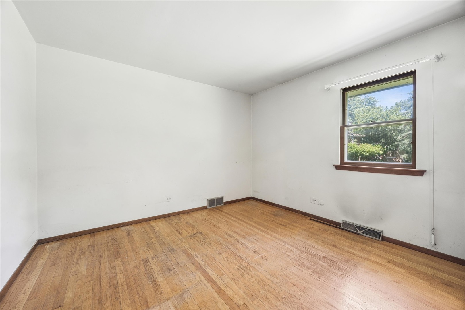 27W641 Holly Court, West Chicago, IL 60185