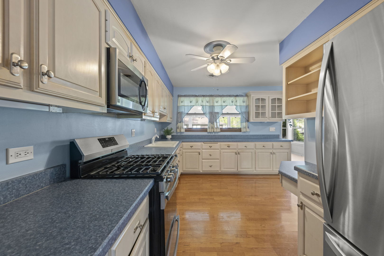 6118 Lyman Avenue, Downers Grove, IL 60516