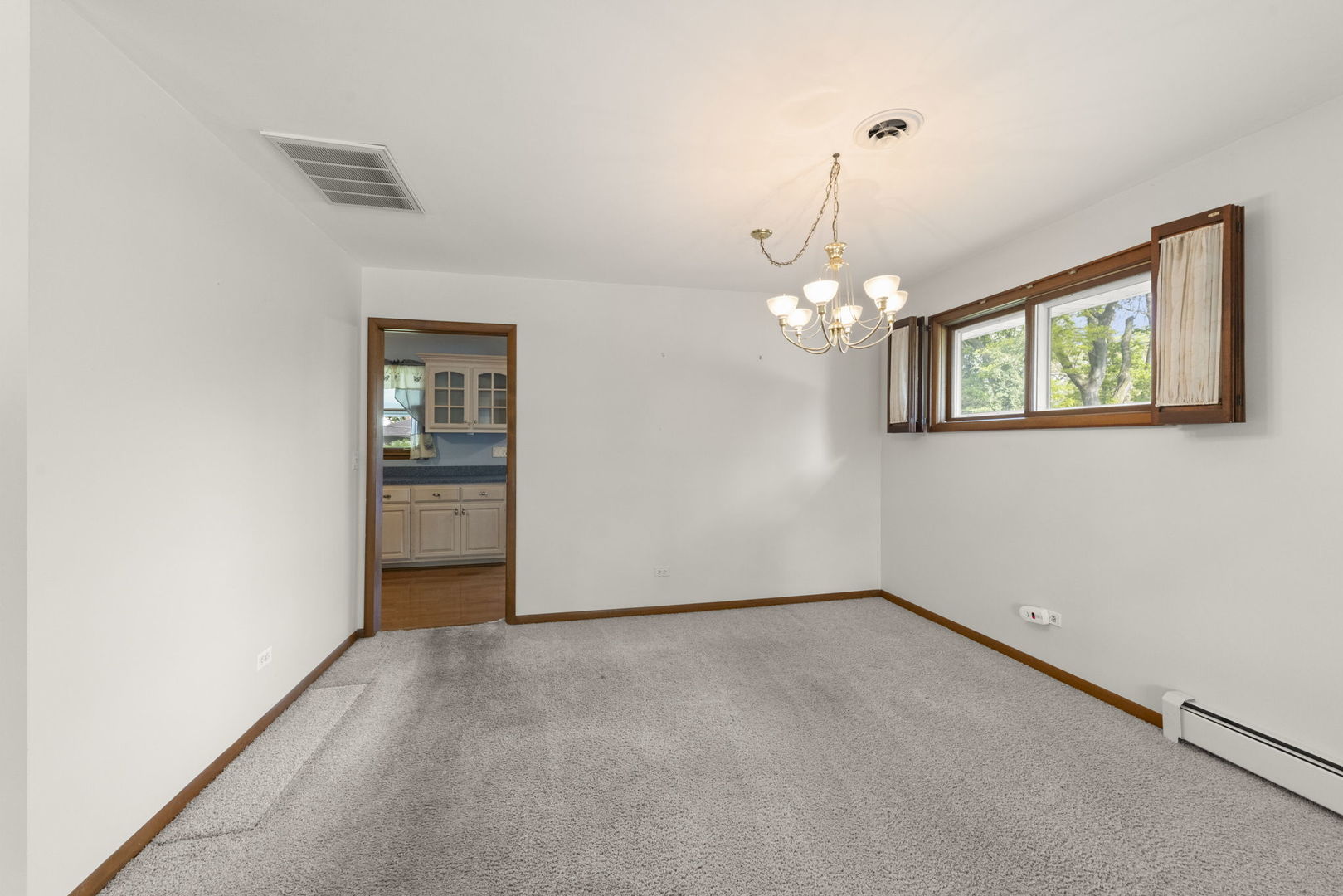 6118 Lyman Avenue, Downers Grove, IL 60516