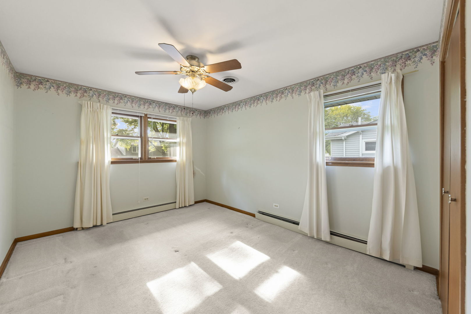 6118 Lyman Avenue, Downers Grove, IL 60516