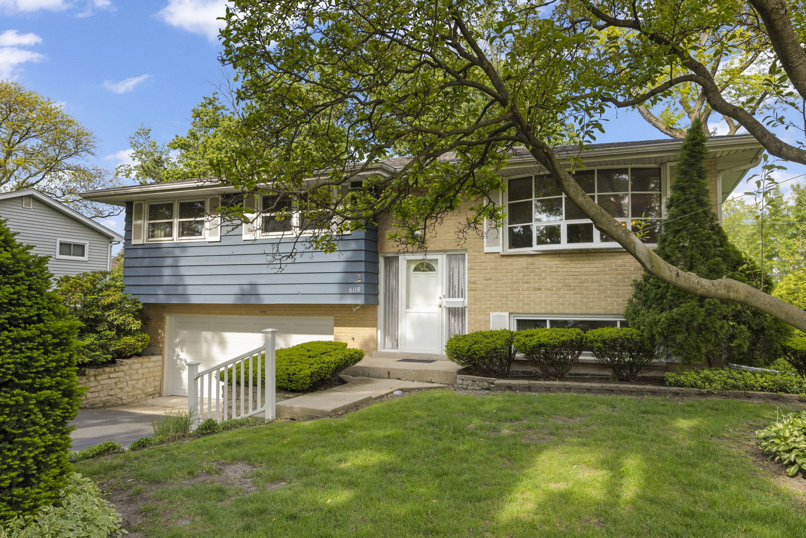 6118 Lyman Avenue, Downers Grove, IL 60516