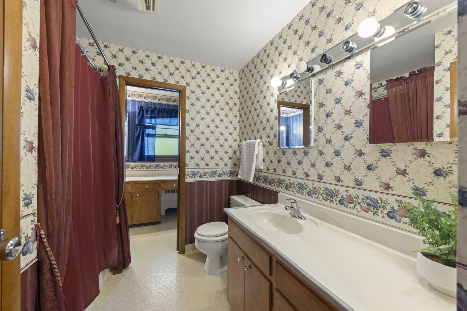 6118 Lyman Avenue, Downers Grove, IL 60516