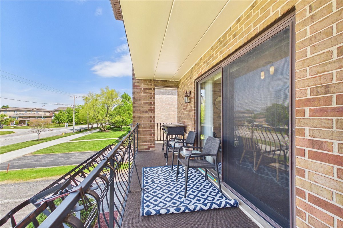 17979 Oak Park Avenue #2N, Tinley Park, IL 60477