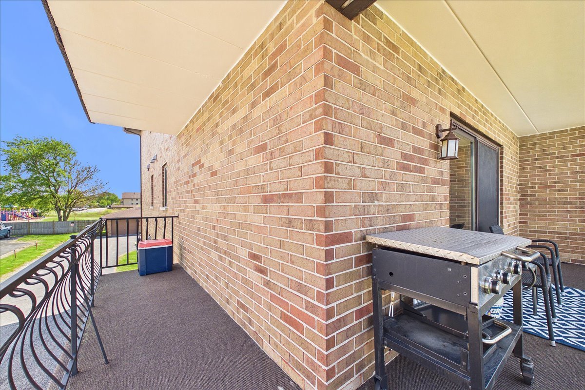 17979 Oak Park Avenue #2N, Tinley Park, IL 60477