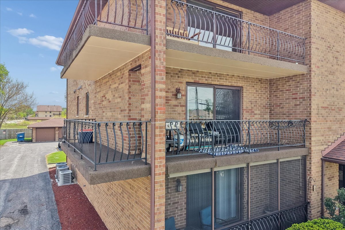 17979 Oak Park Avenue #2N, Tinley Park, IL 60477