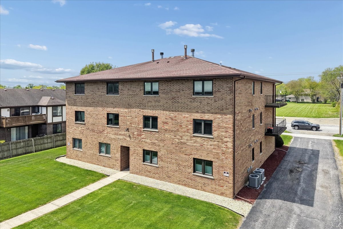 17979 Oak Park Avenue #2N, Tinley Park, IL 60477
