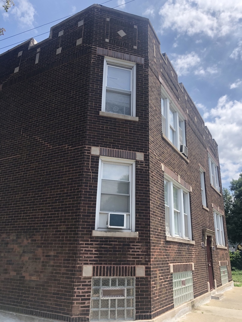8001 S Exchange Avenue, Chicago, IL 60617