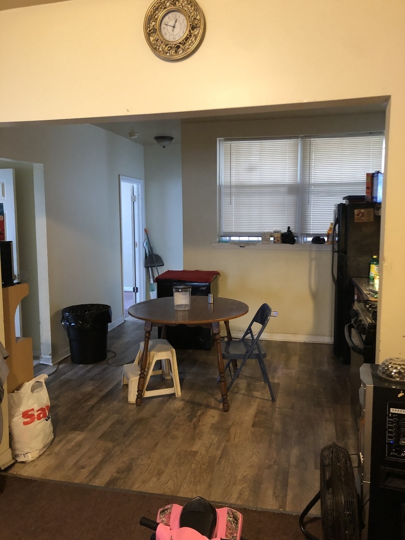 8001 S Exchange Avenue, Chicago, IL 60617