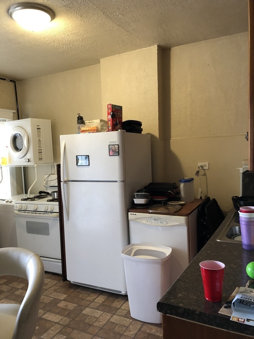 8001 S Exchange Avenue, Chicago, IL 60617