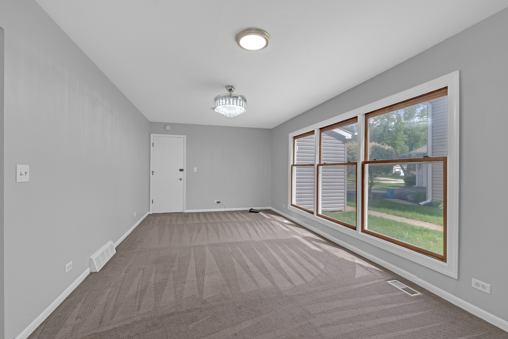 1032 Apple Lane, Lombard, IL 60148