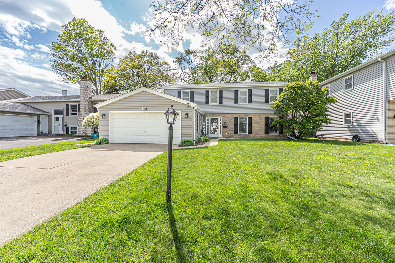 1032 Apple Lane, Lombard, IL 60148
