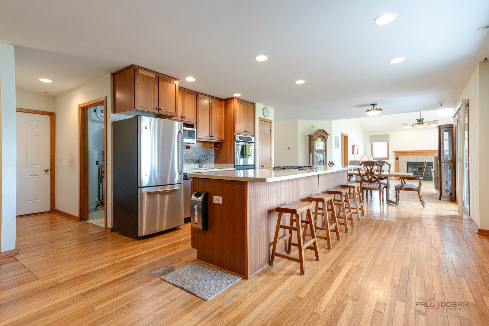4226 N Riverdale Drive, McHenry, IL 60051