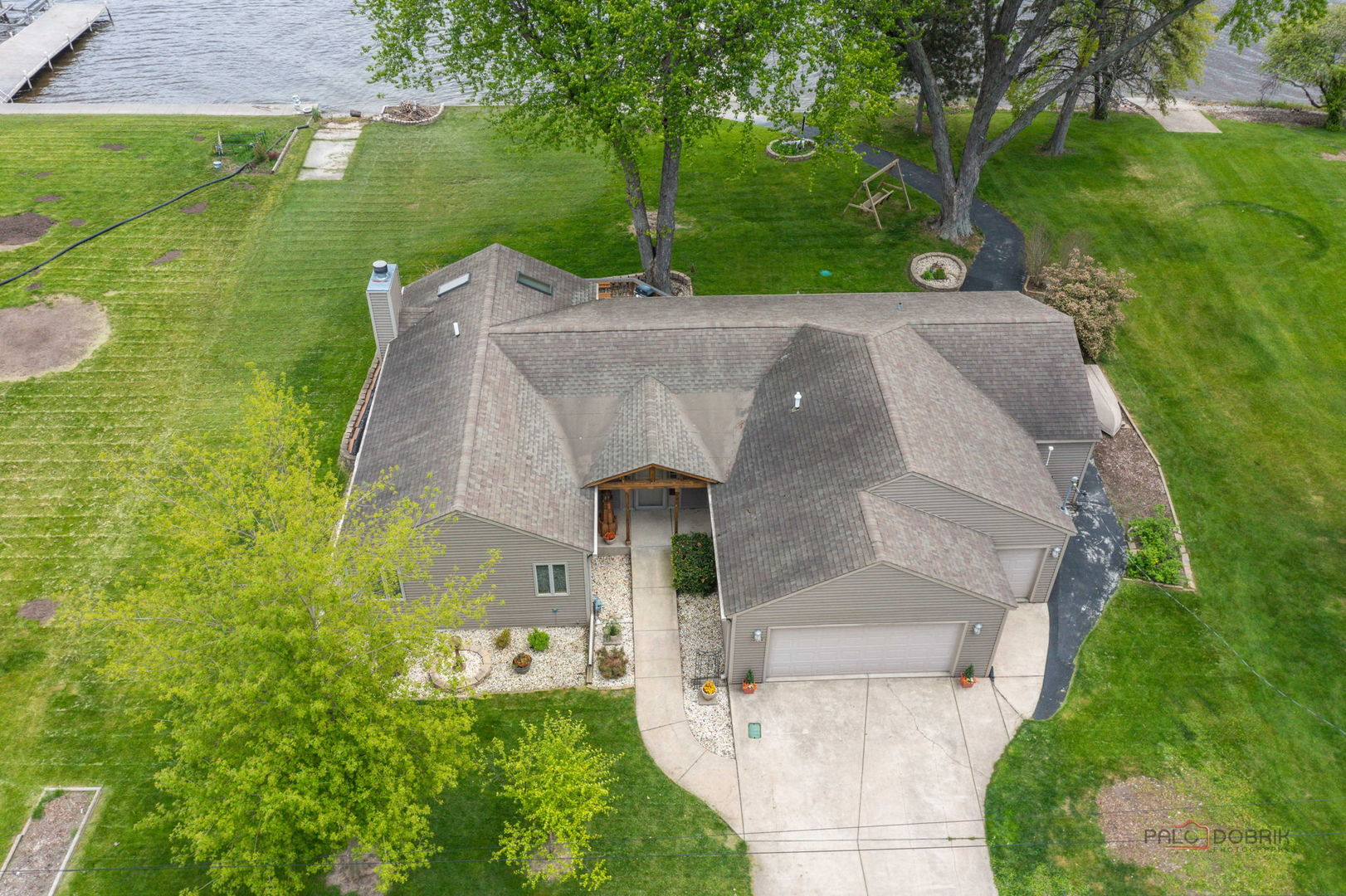 4226 N Riverdale Drive, McHenry, IL 60051