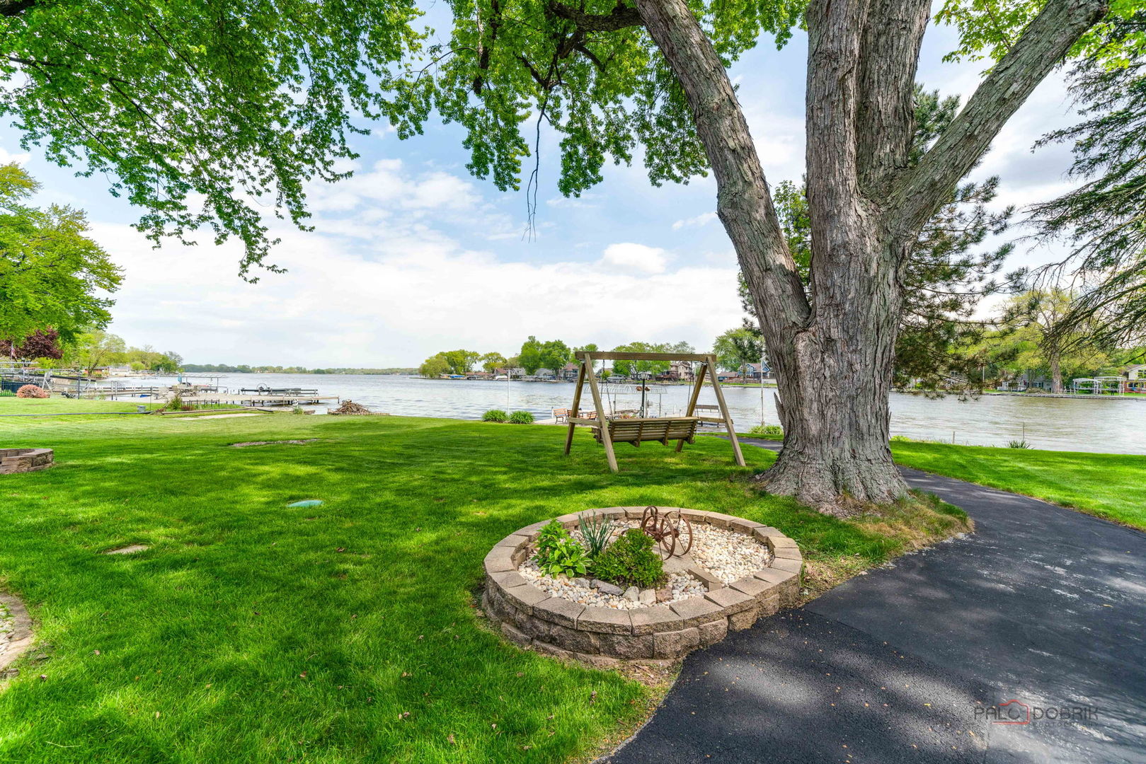 4226 N Riverdale Drive, McHenry, IL 60051
