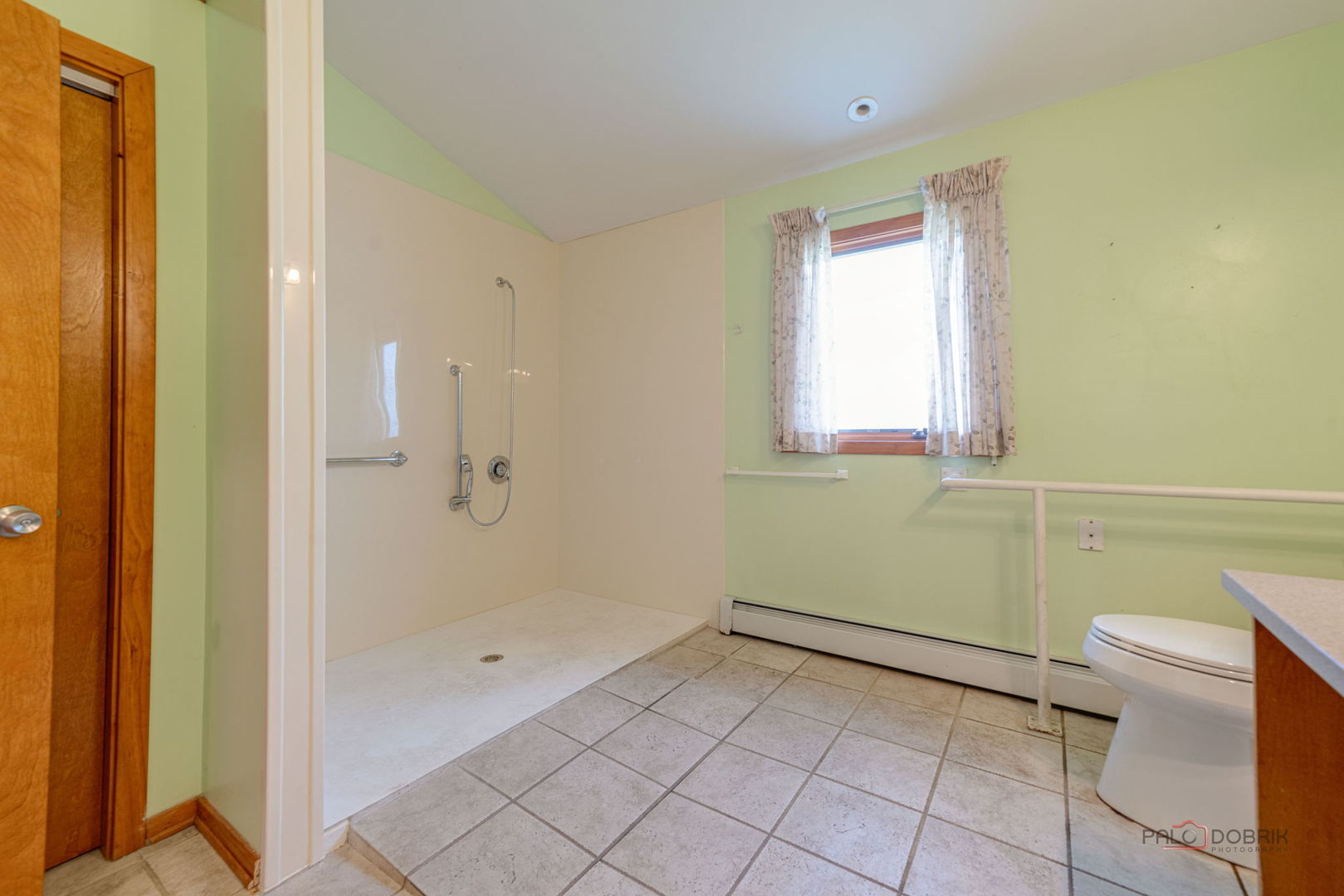 4226 N Riverdale Drive, McHenry, IL 60051