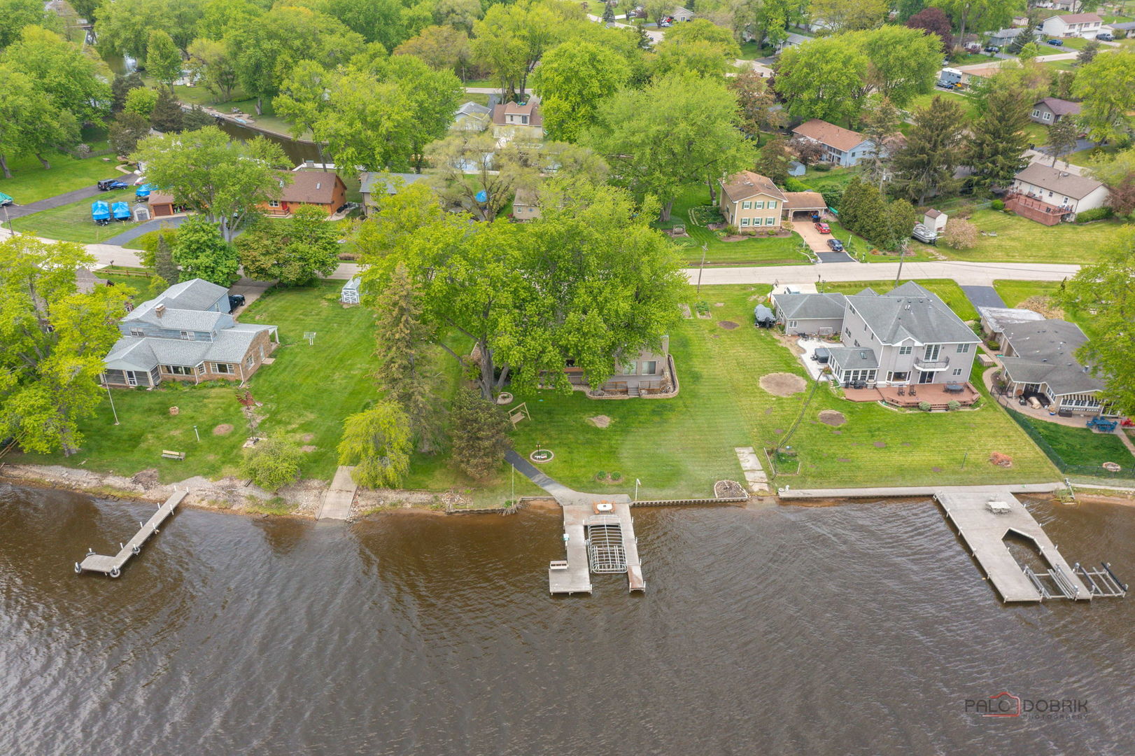 4226 N Riverdale Drive, McHenry, IL 60051
