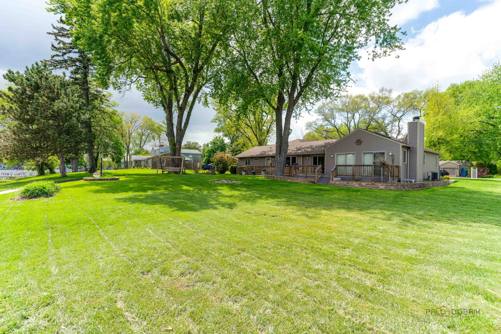 4226 N Riverdale Drive, McHenry, IL 60051