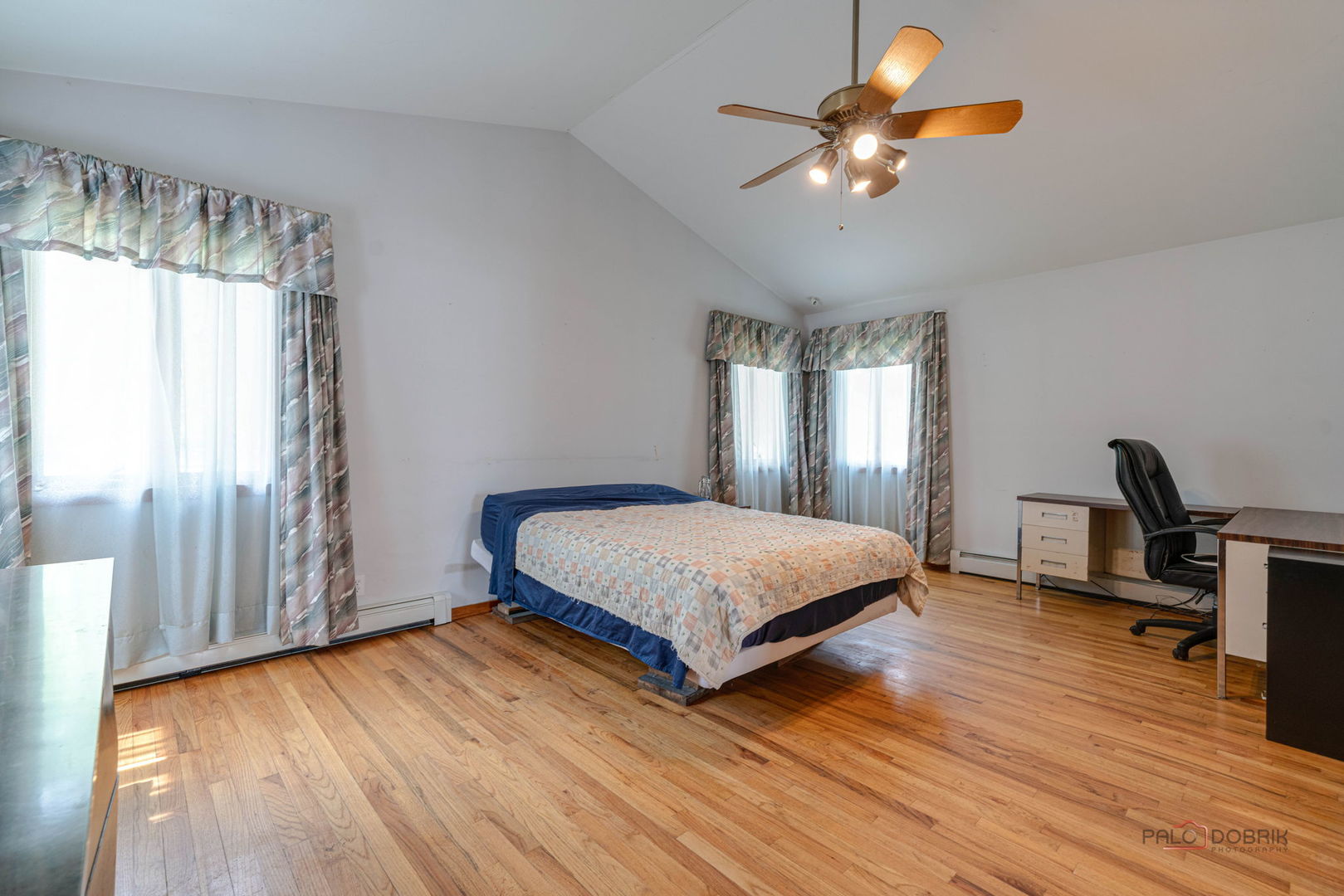 4226 N Riverdale Drive, McHenry, IL 60051