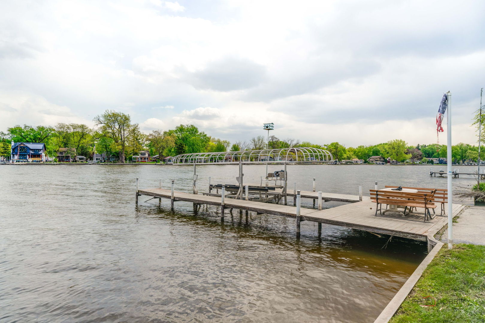 4226 N Riverdale Drive, McHenry, IL 60051