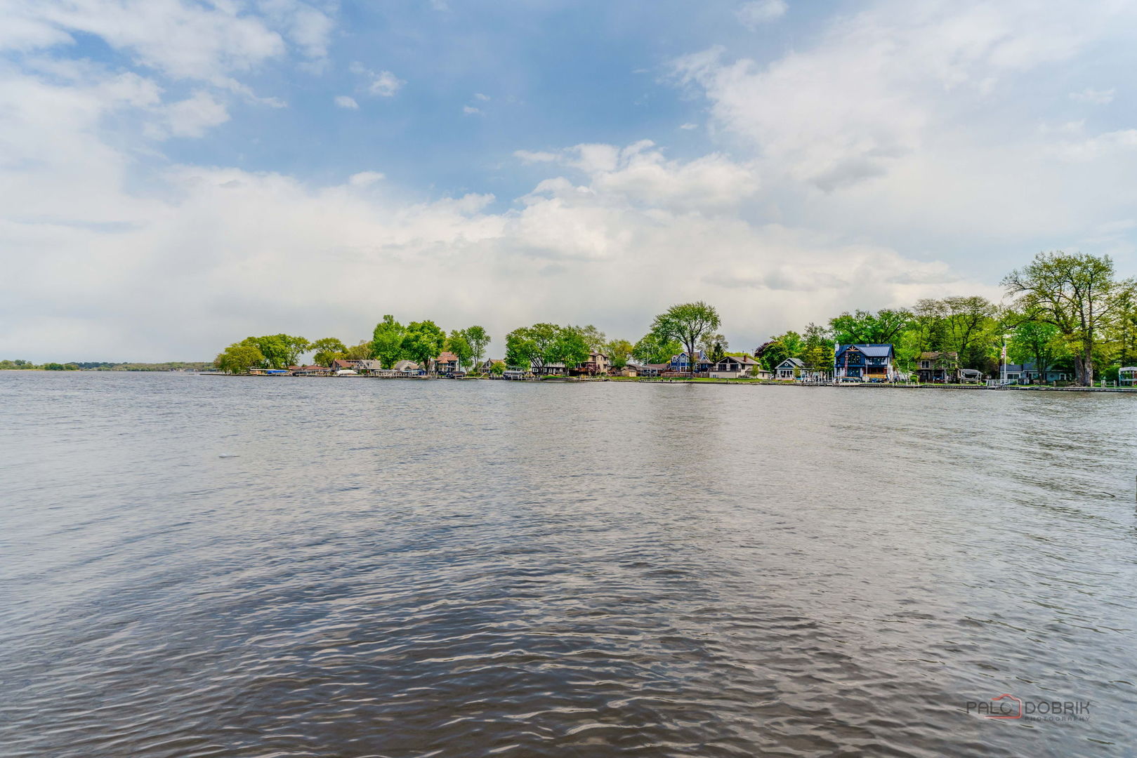4226 N Riverdale Drive, McHenry, IL 60051