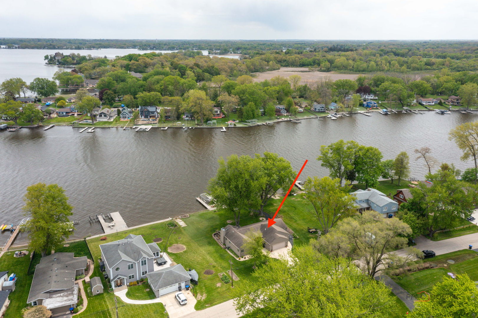 4226 N Riverdale Drive, McHenry, IL 60051