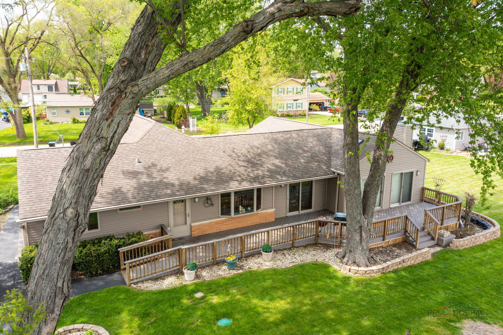 4226 N Riverdale Drive, McHenry, IL 60051